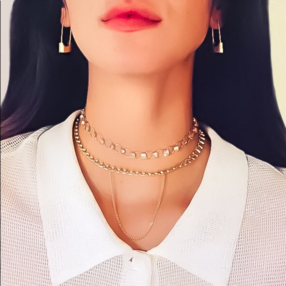 ⚜️[𝟯/$𝟮𝟴]⚜️Gold Geometric Hoop Earrings NEW - Picture 3 of 10